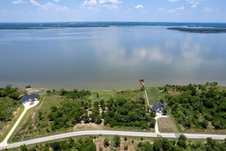 9313 W Shoreline Dr, Kemp, TX 75143