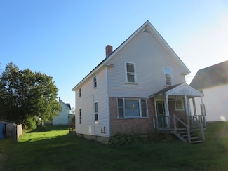 43 2nd St, Milo, ME 04463