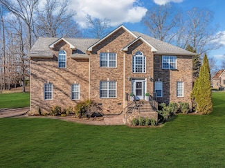 1034 Ridglea Dr, Burns, TN 37029