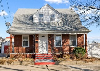 65 Bain St, Cranston, RI 02920