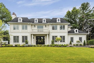 272 Crabapple Rd, Manhasset, NY 11030