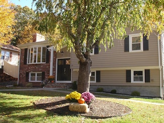 15 Woodland Ave, Smithfield, RI 02917