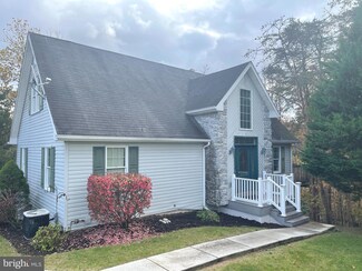 80 S Ben Hogan Dr, Etters, PA 17319