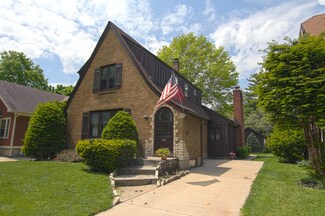 606 Lavoie Ave, Elgin, IL 60120