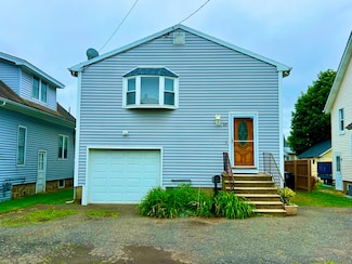 60 Berwyn St, Milford, CT 06461