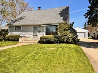 2432 W Whitaker Ave, Milwaukee, WI 53221