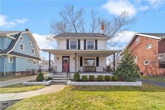 2190 Niagara Dr, Lakewood, OH 44107