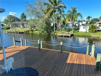 211 SE Paradise Place, Stuart, FL 34997