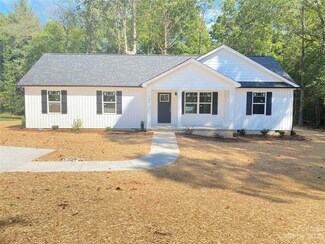 100 Deer Creek Dr, Hudson, NC 28638