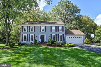 12632 Heritage Farm Ln, Herndon, VA 20171