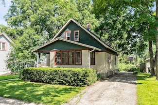 505 E Pine St, New London, WI 54961