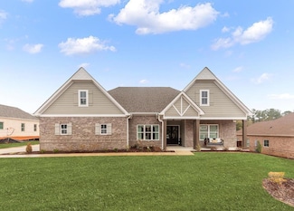 652 Charleston Mills Dr, Midland City, AL 36350