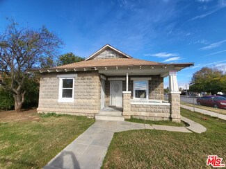 230 Monterey St, Bakersfield, CA 93305