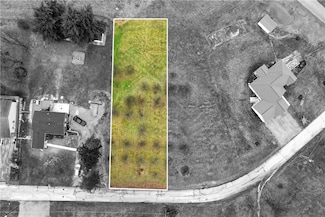 14 Little League Dr, Beaver Falls, PA 15010