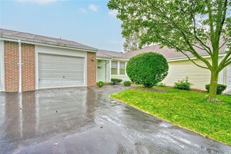 42 Summit Knolls Dr, Webster, NY 14580