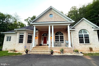 10408 Marbury Rd, Oakton, VA 22124