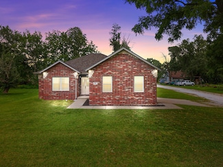 806 E Grant St, Ash Grove, MO 65604
