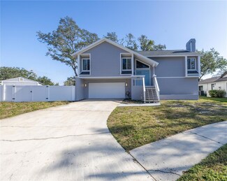 9446 Laura Anne Dr, Seminole, FL 33776