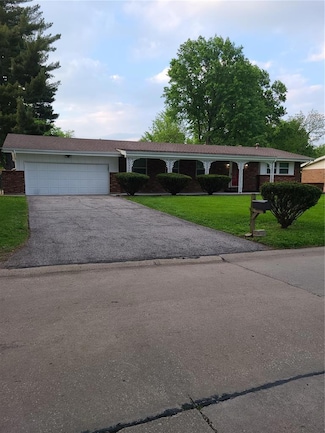 1433 Bayonne Dr, Saint Louis, MO 63138