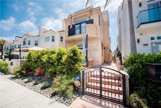 316 6th St, Huntington Beach, CA 92648