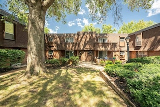 13579 Coliseum Dr Unit G, Chesterfield, MO 63017