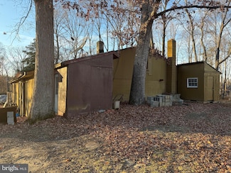 8906 Hooes Rd, Lorton, VA 22079