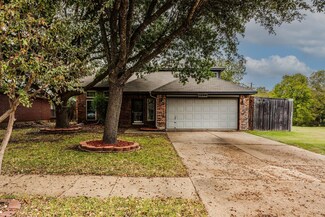 1236 Harvell Dr, Cedar Hill, TX 75104