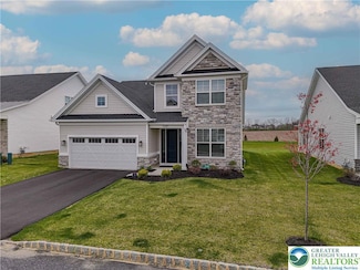 7049 Oak Ln, Bath, PA 18014