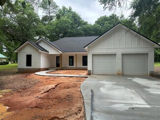 284 River Oaks Dr, Bainbridge, GA 39817