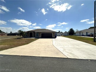 401 Candlewick Cir E, Lehigh Acres, FL 33936