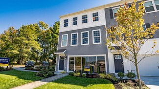 182 Sweetwater Dr, Moon/Crescent Township, PA 15108