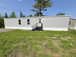 12 Finch Ln, Hermon, ME 04401