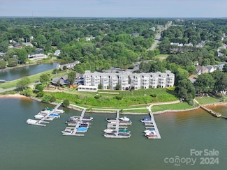 637 Williamson Rd Unit 105, Mooresville, NC 28117