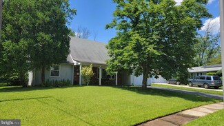 5 Edgewater Ln, Willingboro, NJ 08046