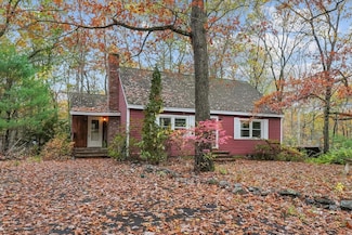 601 Flat Hill Rd, Lunenburg, MA 01462