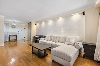 61-35 98th St Unit 15E, Rego Park, NY 11374