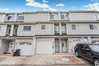 39 Simmons Loop, Staten Island, NY 10314