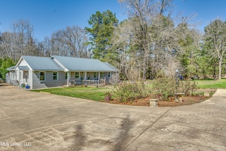 6077 Highway 18, Utica, MS 39175