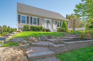 4 Iris Dr, Stratham, NH 03885