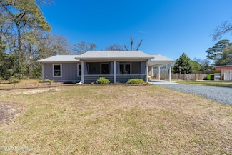 102 NW 1st St, Oak Island, NC 28465