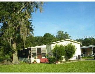 13327 Woodland Dr, Astatula, FL 34705