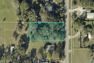 7714 Hart Dr, North Fort Myers, FL 33917