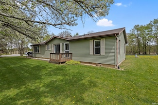 7879 N Emery Rd, New Carlisle, IN 46552