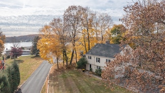 8 Lakeview Rd, Brookfield, CT 06804