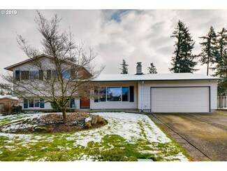 19510 NE Holladay St, Portland, OR 97230