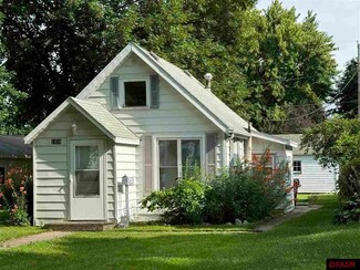 1418 Marsh St, Mankato, MN 56001