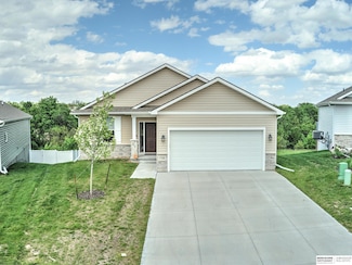 17508 Greenleaf St, Omaha, NE 68136