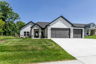 700 Sagemoor Dr, Columbia, MO 65201