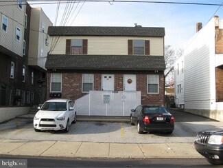 1204 E 9th St, Crum Lynne, PA 19022