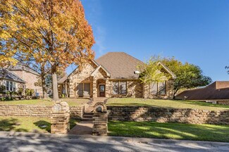 3104 Woodridge Dr, Hurst, TX 76054